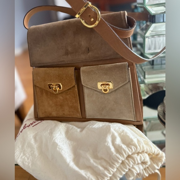 Chic Suede Shoulder Bag with Dual Pockets - Picture 1 of 8